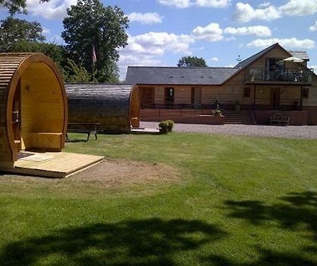 Big Bear Lodge Melverley Екстериор снимка